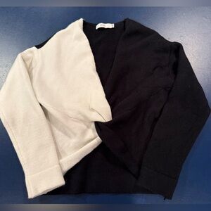 Stylish Black and Cream V Neck Color Block Sweater